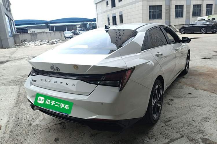 Used Hyundai Elantra 2022 1.5L CVT GLX Elite Edition Rear Right 45 Deg