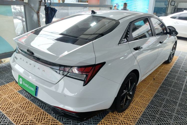 Used Hyundai Elantra 2022 1.5L CVT LUX Prestige Edition Rear Right 45 Deg