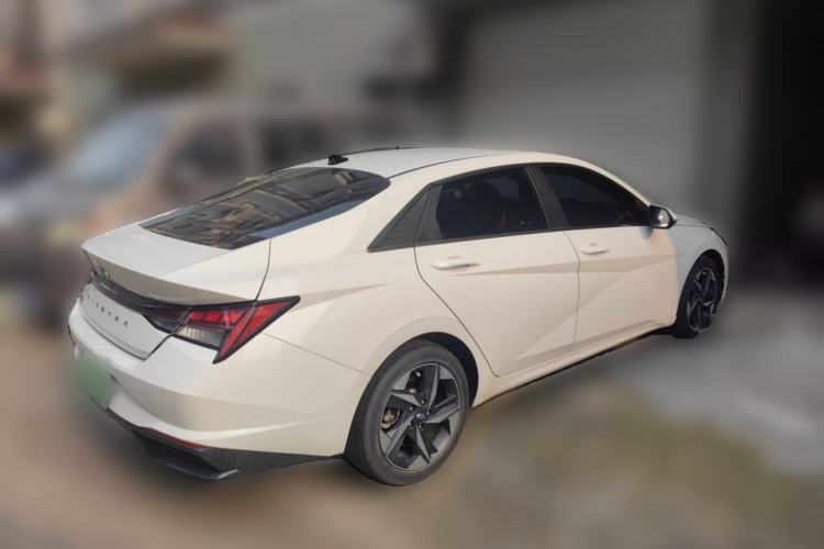 Used Hyundai Elantra 2022 1.5L CVT LUX Prestige Edition Rear Right 45 Deg
