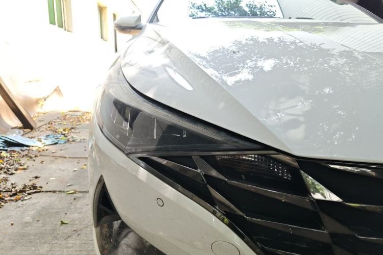 Used Hyundai Elantra 2022 1.5L CVT LUX Prestige Edition Right Front Headlight