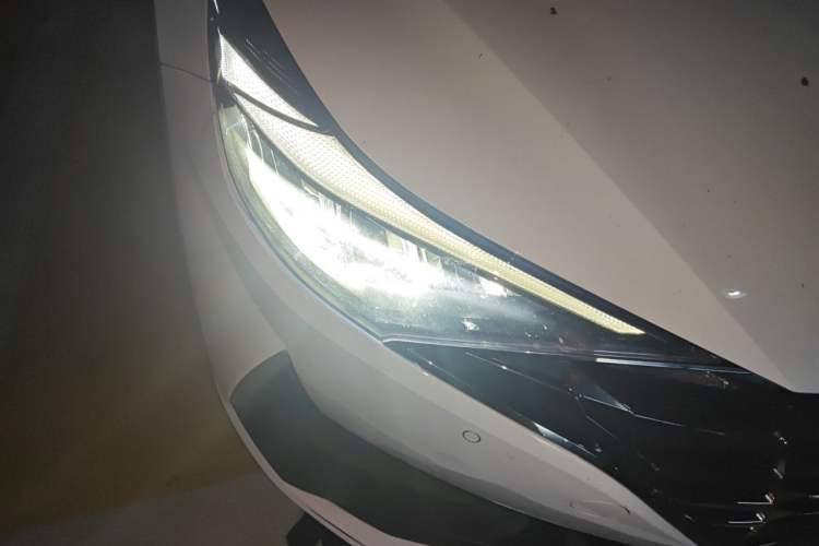 Used Hyundai Elantra 2022 1.5L CVT GLX Elite Edition Right Front Headlight