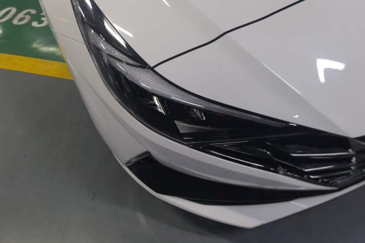 Used Hyundai Elantra 2022 1.5L CVT LUX Prestige Edition Right Front Headlight