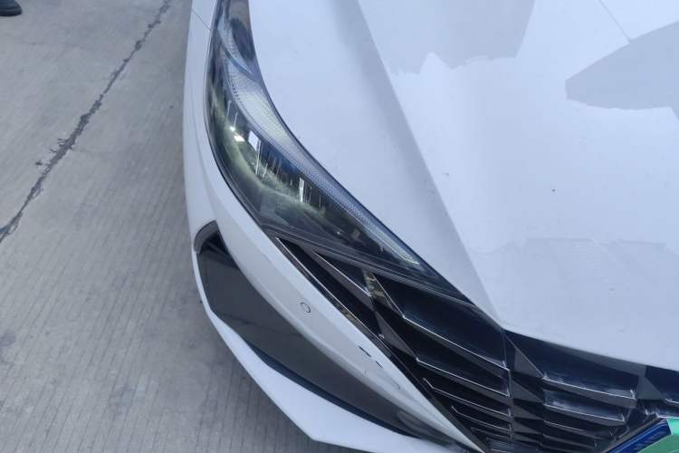 Used Hyundai Elantra 2022 1.5L CVT LUX Prestige Edition Right Front Headlight