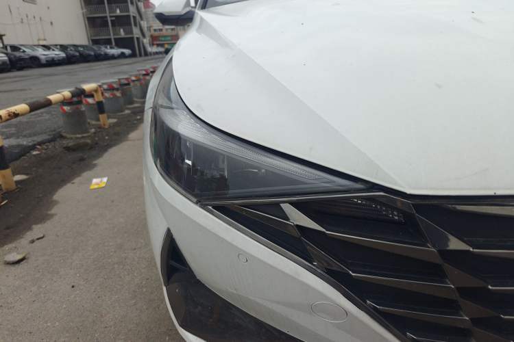 Used Hyundai Elantra 2022 1.5L CVT LUX Prestige Edition Right Front Headlight