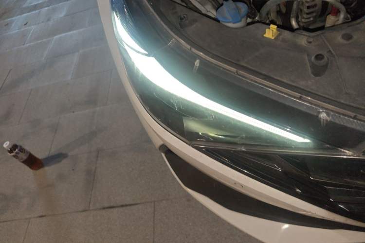 Used Hyundai Elantra 2022 1.5L CVT LUX Prestige Edition Right Front Headlight