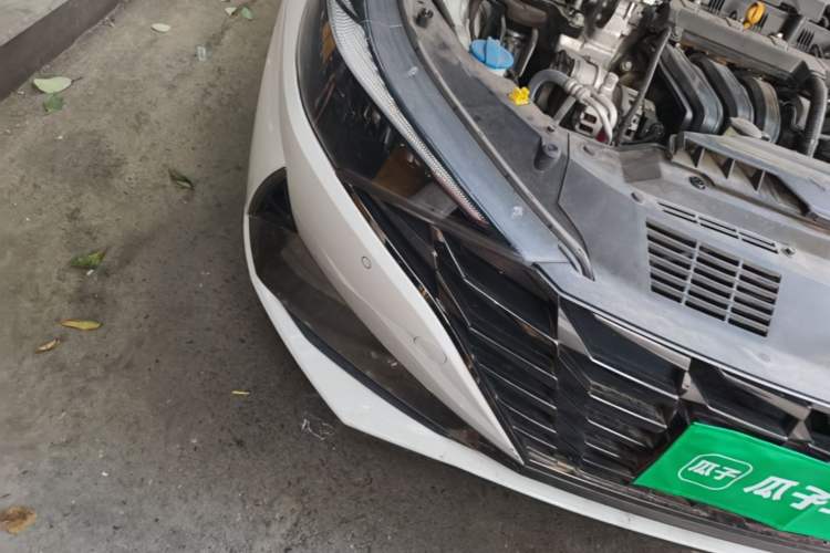 Used Hyundai Elantra 2022 1.5L CVT LUX Prestige Edition Right Front Headlight