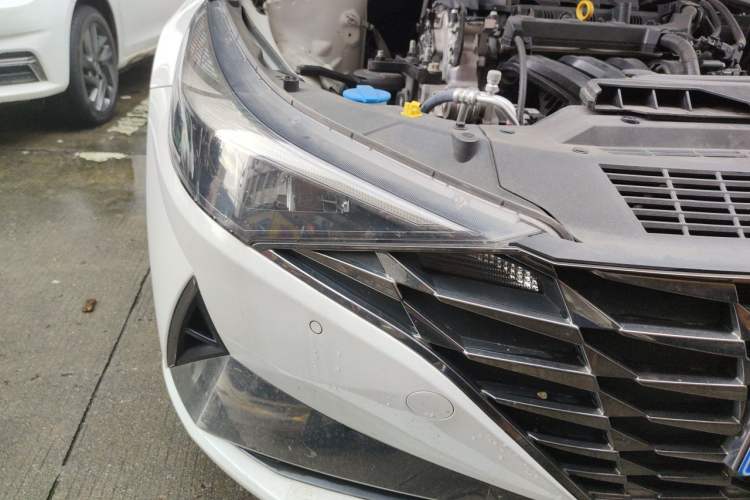 Used Hyundai Elantra 2022 1.5L CVT GLX Elite Edition Right Front Headlight