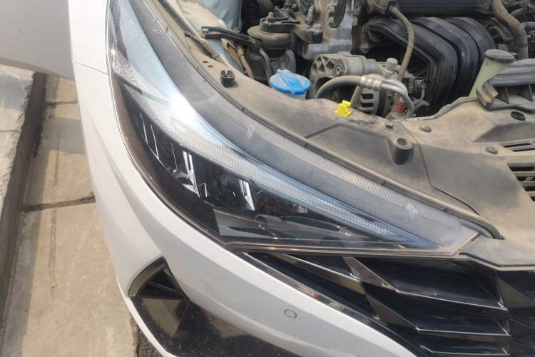 Used Hyundai Elantra 2022 1.5L CVT GLX Elite Edition Right Front Headlight