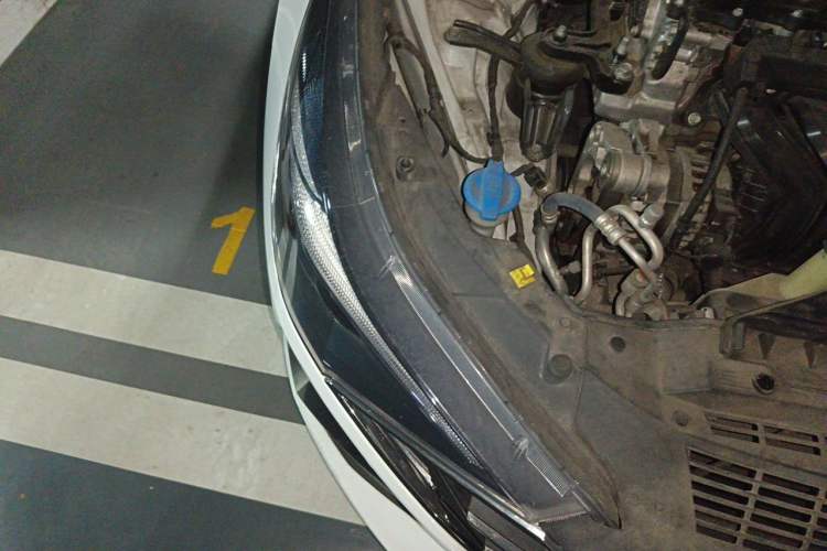 Used Hyundai Elantra 2022 1.5L CVT GLX Elite Edition Right Front Headlight