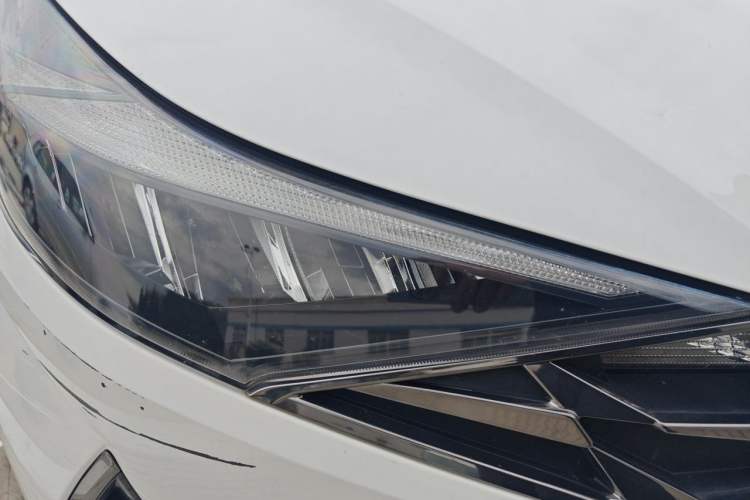 Used Hyundai Elantra 2022 1.5L CVT LUX Prestige Edition Right Front Headlight