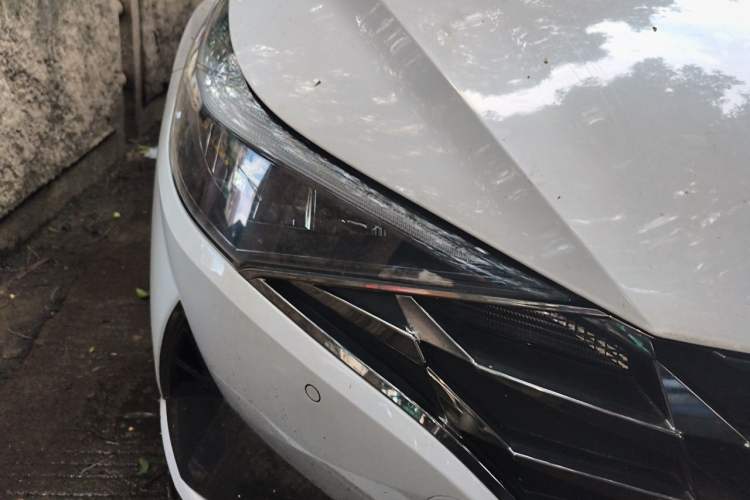 Used Hyundai Elantra 2022 1.5L CVT LUX Prestige Edition Right Front Headlight