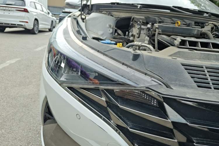 Used Hyundai Elantra 2022 1.5L CVT GLX Elite Edition Right Front Headlight
