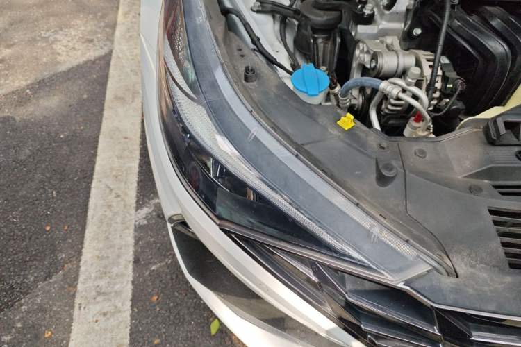 Used Hyundai Elantra 2022 1.5L CVT LUX Prestige Edition Right Front Headlight