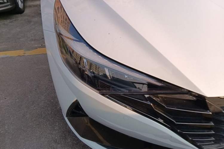 Used Hyundai Elantra 2022 1.5L CVT GLX Elite Edition Right Front Headlight