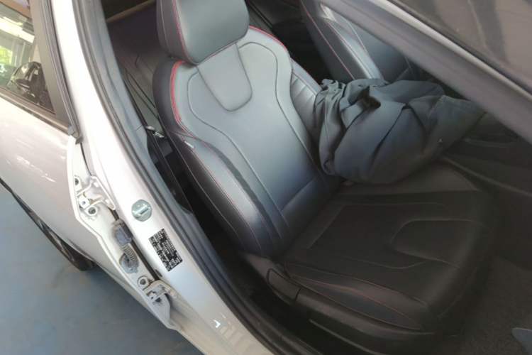 Used Hyundai Elantra 2022 240TGDi DCT LUX Prestige Edition Right Front Seat