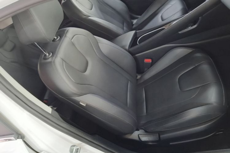 Used Hyundai Elantra 2022 1.5L CVT GLX Elite Edition Right Front Seat