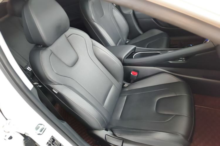 Used Hyundai Elantra 2022 1.5L CVT GLX Elite Edition Right Front Seat