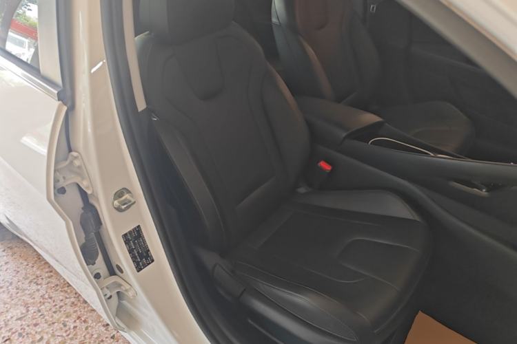 Used Hyundai Elantra 2022 1.5L CVT GLX Elite Edition Right Front Seat