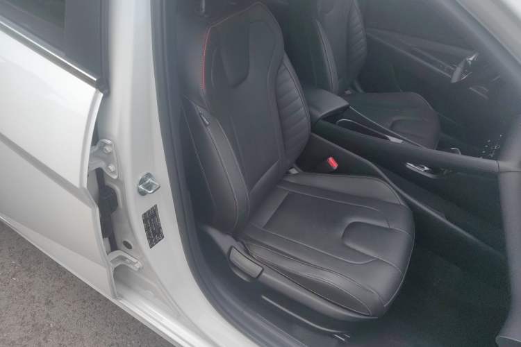 Used Hyundai Elantra 2022 240TGDi DCT LUX Prestige Edition Right Front Seat