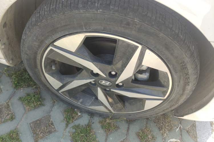 Used Hyundai Elantra 2022 1.5L CVT GLX Elite Edition Right Front Wheel Hub