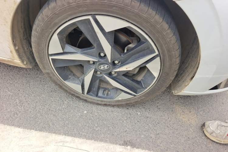 Used Hyundai Elantra 2022 1.5L CVT LUX Prestige Edition Right Front Wheel Hub