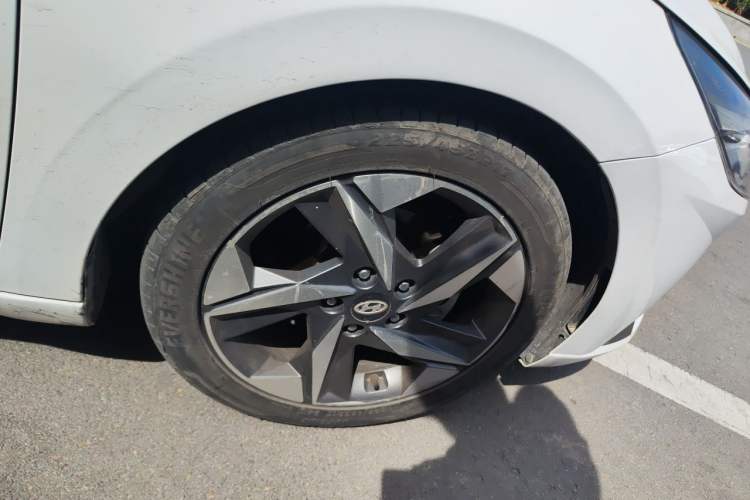 Used Hyundai Elantra 2022 1.5L CVT GLX Elite Edition Right Front Wheel Hub