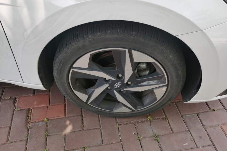 Used Hyundai Elantra 2022 1.5L CVT GLX Elite Edition Right Front Wheel Hub