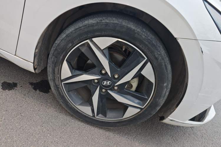 Used Hyundai Elantra 2022 1.5L CVT LUX Prestige Edition Right Front Wheel Hub