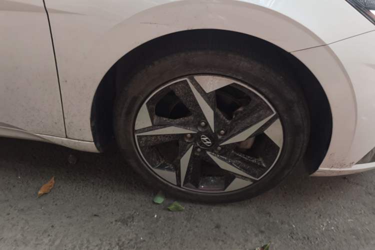 Used Hyundai Elantra 2022 1.5L CVT LUX Prestige Edition Right Front Wheel Hub