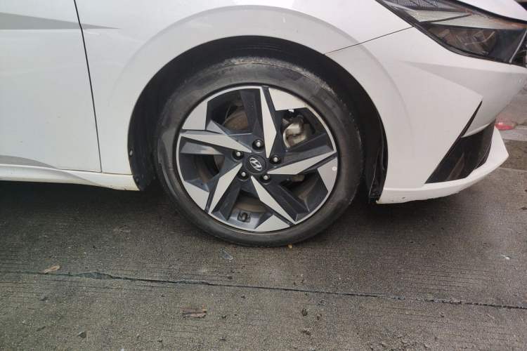 Used Hyundai Elantra 2022 1.5L CVT GLX Elite Edition Right Front Wheel Hub