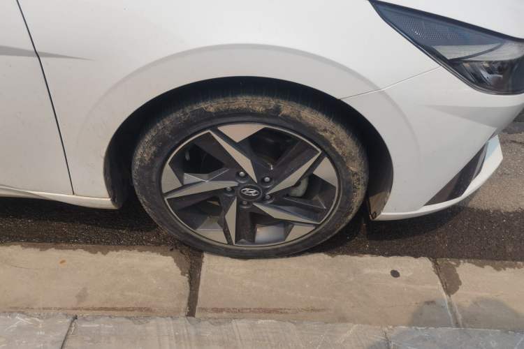 Used Hyundai Elantra 2022 1.5L CVT GLX Elite Edition Right Front Wheel Hub