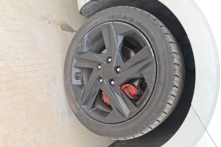 Used Hyundai Elantra 2022 1.5L CVT LUX Prestige Edition Right Front Wheel Hub