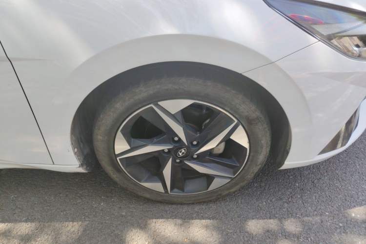 Used Hyundai Elantra 2022 1.5L CVT LUX Prestige Edition Right Front Wheel Hub