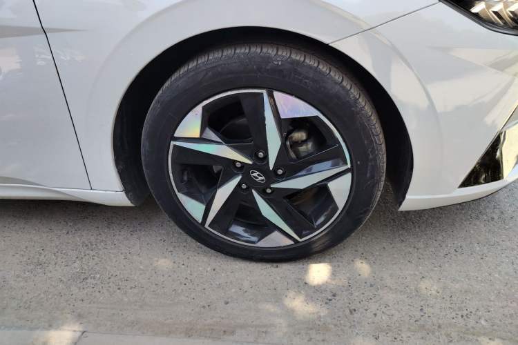 Used Hyundai Elantra 2022 1.5L CVT LUX Prestige Edition Right Front Wheel Hub