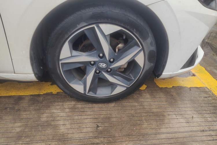 Used Hyundai Elantra 2022 1.5L CVT LUX Prestige Edition Right Front Wheel Hub