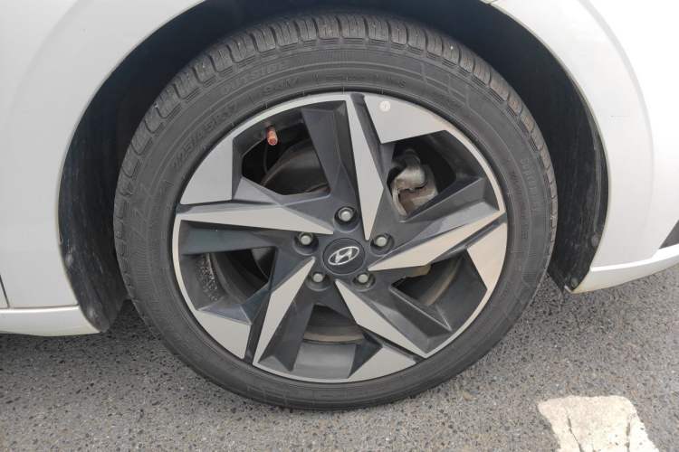 Used Hyundai Elantra 2022 1.5L CVT GLX Elite Edition Right Front Wheel Hub
