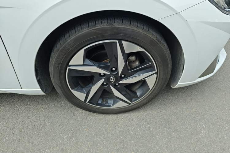 Used Hyundai Elantra 2022 1.5L CVT GLX Elite Edition Right Front Wheel Hub