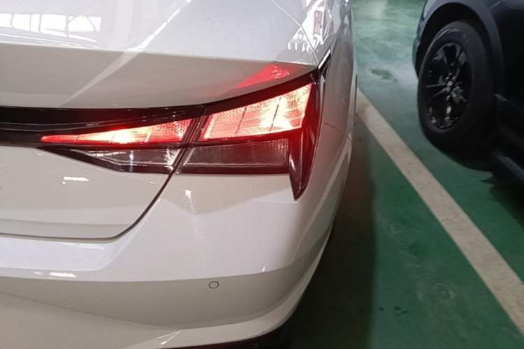 Used Hyundai Elantra 2022 1.5L CVT GLX Elite Edition Right Rear Taillight