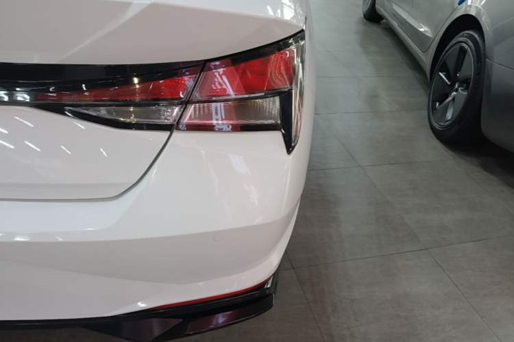 Used Hyundai Elantra 2022 1.5L CVT GLX Elite Edition Right Rear Taillight