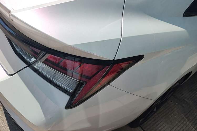 Used Hyundai Elantra 2022 1.5L CVT LUX Prestige Edition Right Rear Taillight