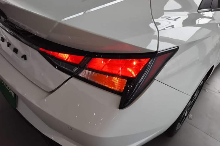 Used Hyundai Elantra 2022 1.5L CVT GLX Elite Edition Right Rear Taillight