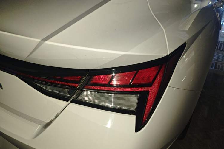 Used Hyundai Elantra 2022 1.5L CVT LUX Prestige Edition Right Rear Taillight