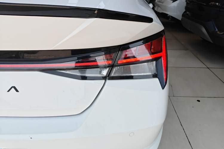 Used Hyundai Elantra 2022 1.5L CVT 20th Anniversary Edition Right Rear Taillight