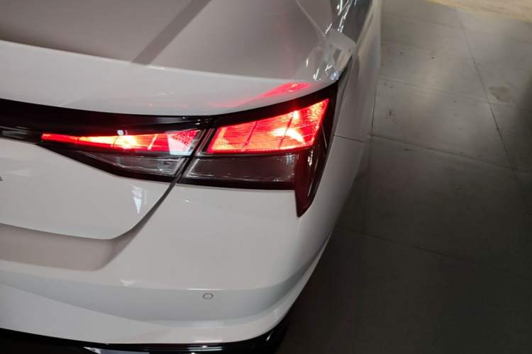 Used Hyundai Elantra 2022 1.5L CVT GLX Elite Edition Right Rear Taillight