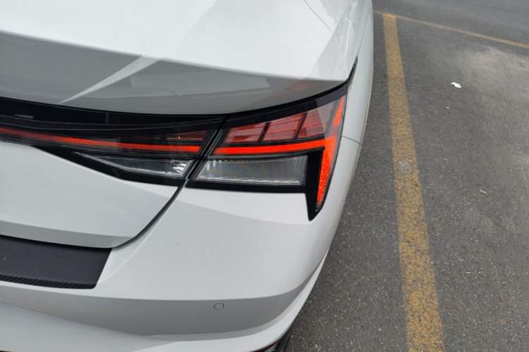 Used Hyundai Elantra 2022 1.5L CVT LUX Prestige Edition Right Rear Taillight