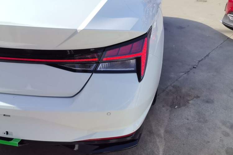 Used Hyundai Elantra 2022 1.5L CVT LUX Prestige Edition Right Rear Taillight