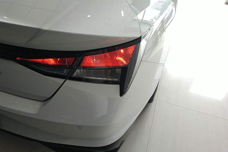 Used Hyundai Elantra 2022 1.5L CVT GLX Elite Edition Right Rear Taillight