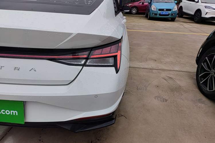 Used Hyundai Elantra 2022 1.5L CVT LUX Prestige Edition Right Rear Taillight