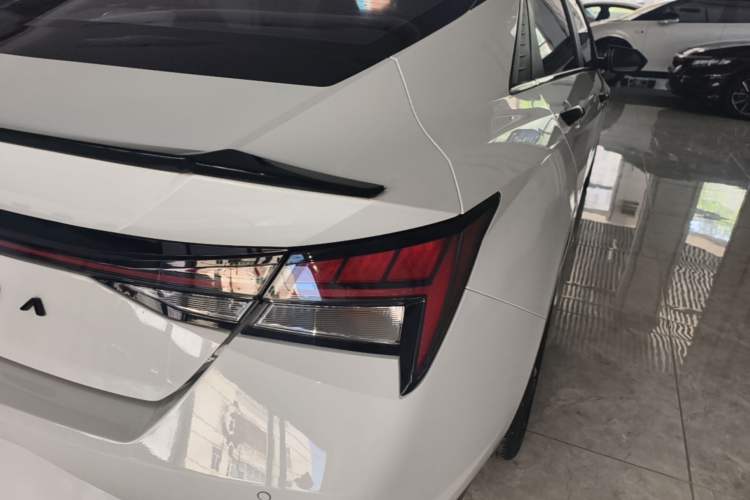 Used Hyundai Elantra 2022 1.5L CVT LUX Prestige Edition Right Rear Taillight