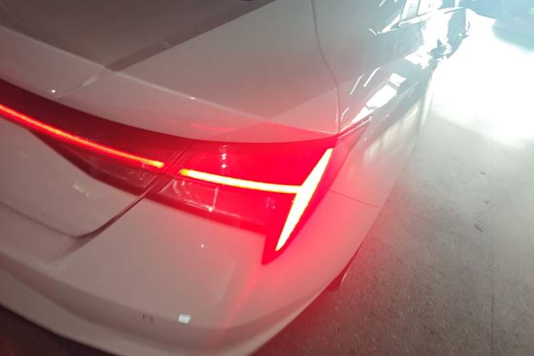 Used Hyundai Elantra 2022 1.5L CVT LUX Prestige Edition Right Rear Taillight